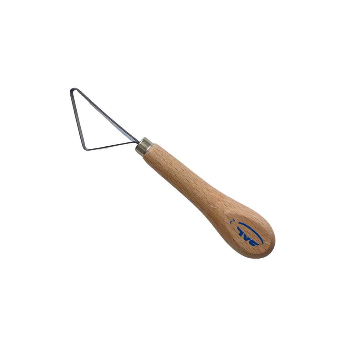 Vaciador para modelar arcilla de fleje afilado y mango corto de madera 12cm, punta triangular